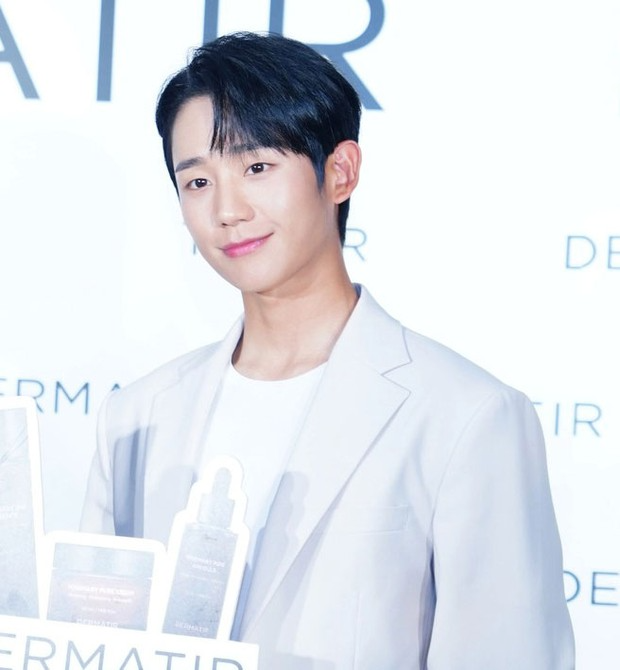 Jung Hae In đổ bộ sự kiện ở Hà Nội: Mặt đẹp như tượng tạc, chuẩn người yêu chị đại Son Ye Jin - Hình 4