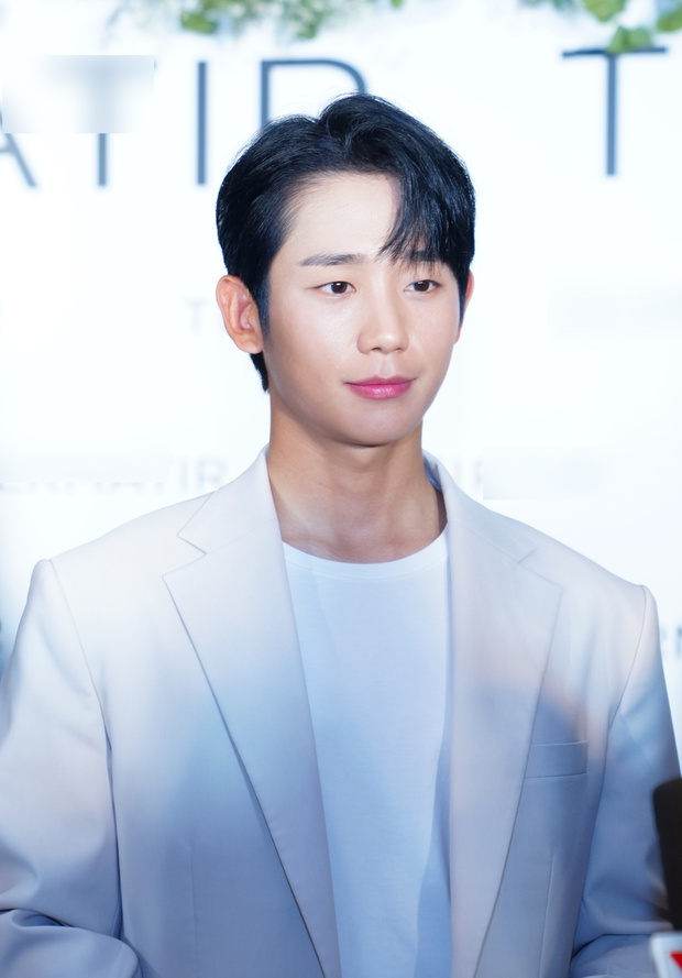Jung Hae In đổ bộ sự kiện ở Hà Nội: Mặt đẹp như tượng tạc, chuẩn người yêu chị đại Son Ye Jin - Hình 1