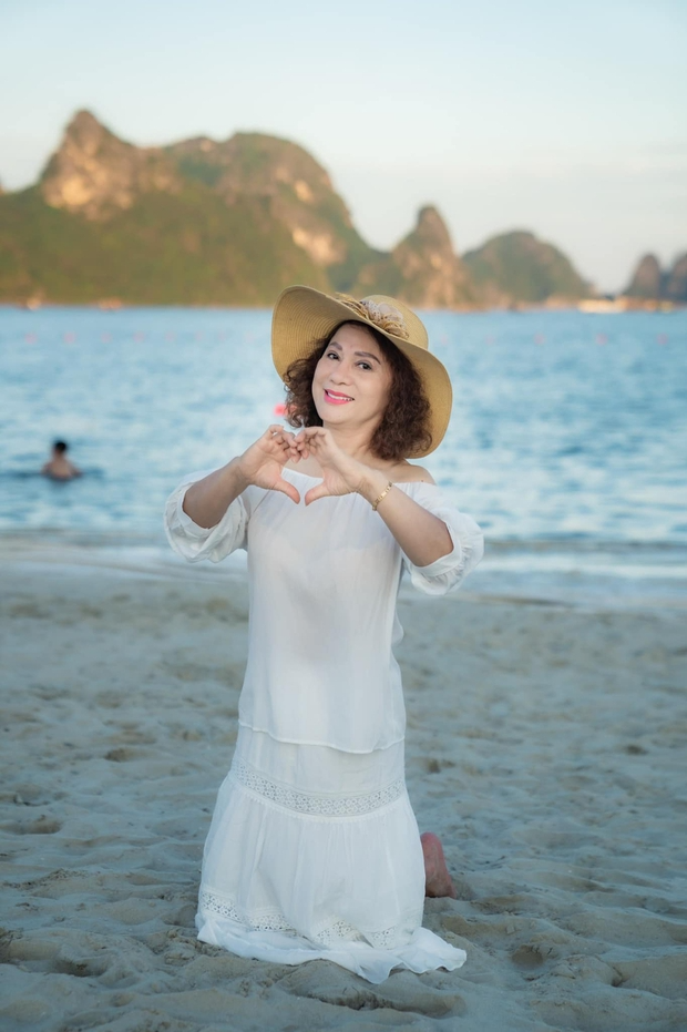 NSƯT Hương Dung - mẹ ruột phi công Hà Duy: Trên phim sang chảnh, ngoài đời suýt phải bán nhà trả nợ - Hình 3