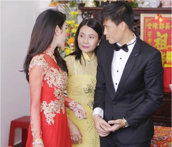 Mẹ ruột Thủy Tiên: Vỡ ối vẫn phải đọc đủ bộ kinh rồi mới đi sinh, cứ 1-2 ngày bắt con gái gửi tiền - Hình 5