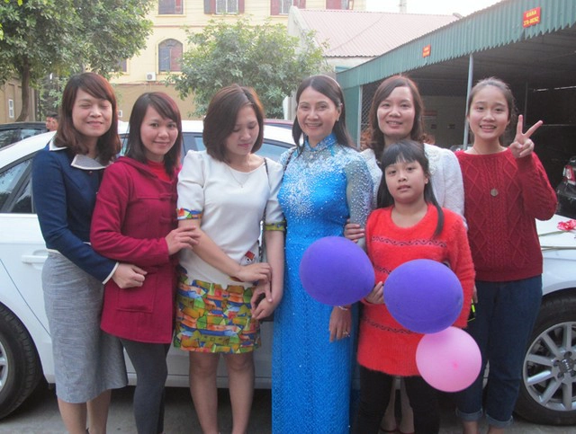 Mẹ ruột Thủy Tiên: Vỡ ối vẫn phải đọc đủ bộ kinh rồi mới đi sinh, cứ 1-2 ngày bắt con gái gửi tiền - Hình 6