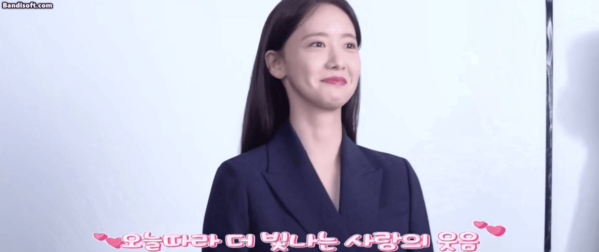 Yoona tươi tắn ở hậu trường phim mới - Hình 1