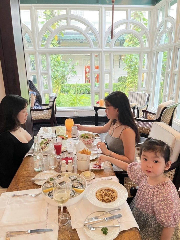 Phượng Chanel lần đầu khoe con gái chung của cô và tình cũ Quách Ngọc Ngoan - Hình 2