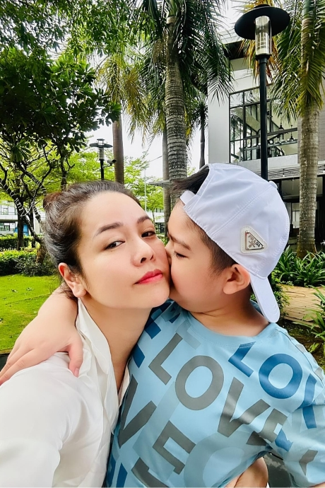 Chồng cũ Nhật Kim Anh đưa con trai du lịch cùng tình mới, khoe cận mặt nửa kia, giống vợ cũ 1 điểm - Hình 5