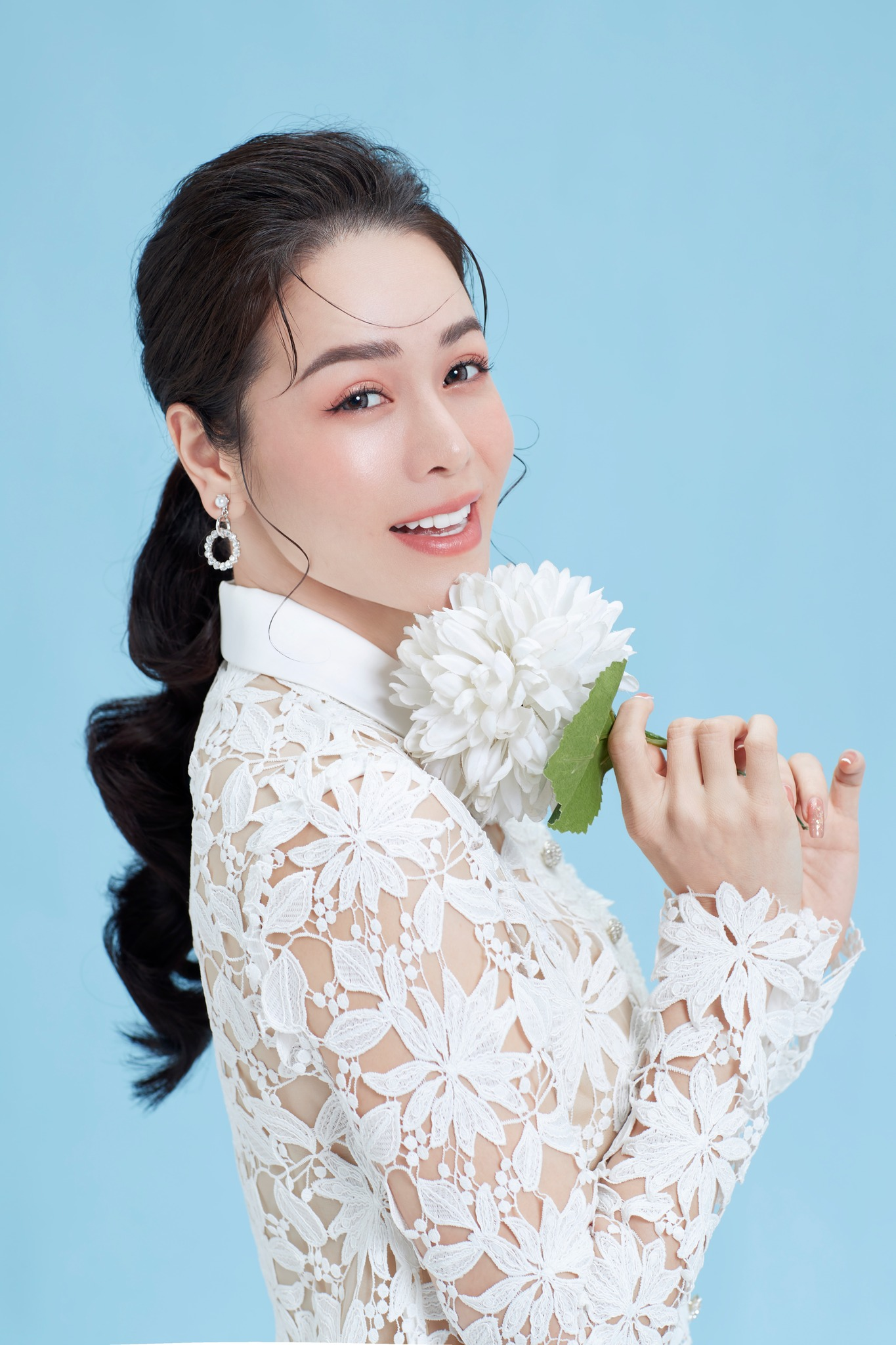 Chồng cũ Nhật Kim Anh đưa con trai du lịch cùng tình mới, khoe cận mặt nửa kia, giống vợ cũ 1 điểm - Hình 6