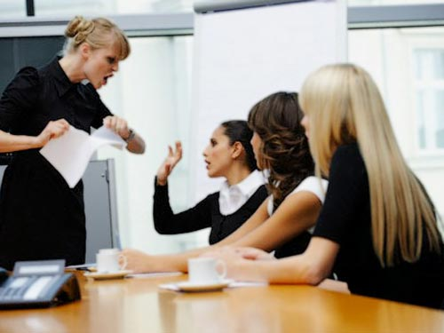 Sếp bắt nhân viên 2k1 hủy vé du lịch, lên công ty sửa báo cáo ngày thứ 7, bị bật lại thì đòi sa thải - Hình 7