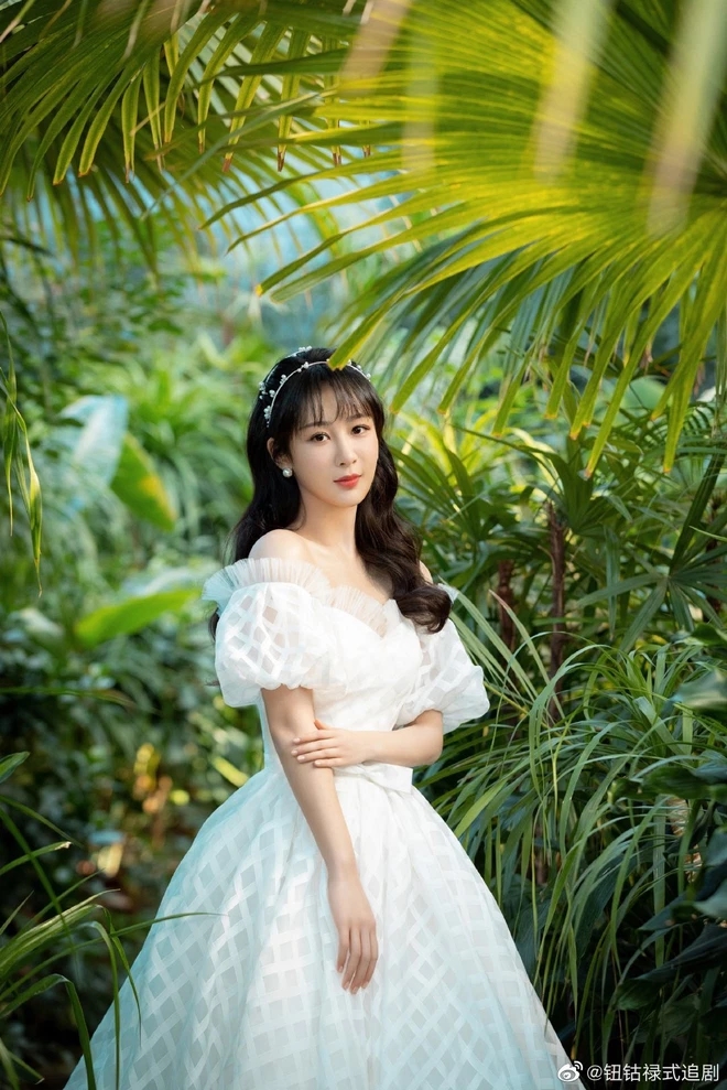 Dương Tử vỗ thẳng mặt Địch Lệ Nhiệt Ba, lập thành tích khủng, khẳng định đẳng cấp tiểu hoa 90 - Hình 4