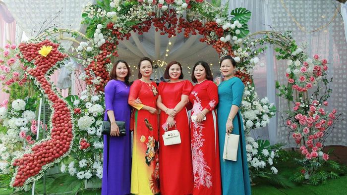 Bắc Giang: Độc đáo đám cưới được trang trí bằng vải thiều tại Lục Ngạn - Hình 1