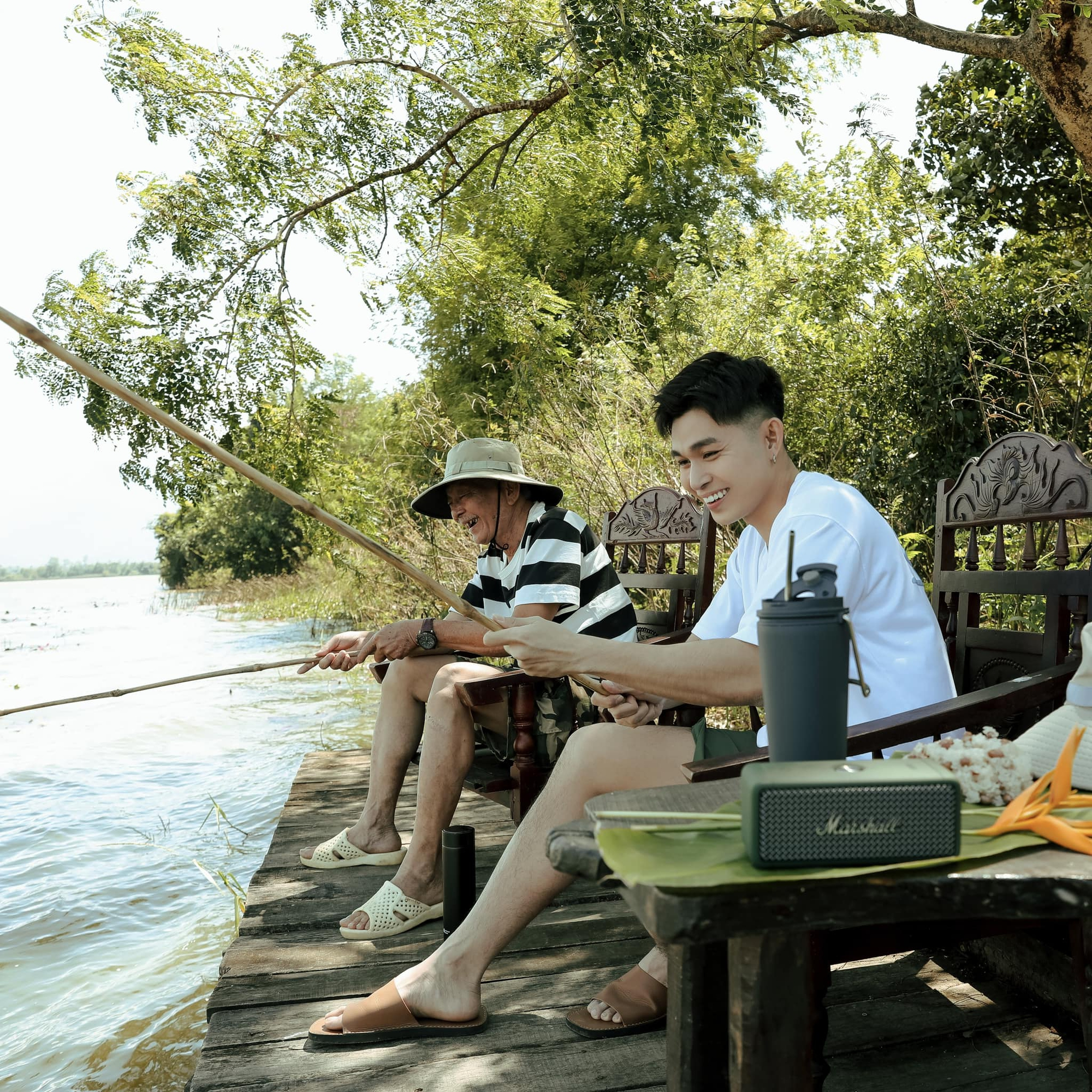 Jun Phạm suy sụp trong tang lễ bố ruột, Trường Giang - Nhã Phương và dàn sao tiễn biệt - Hình 6