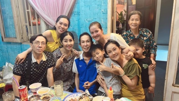 Cố NSƯT Vũ Linh bị đào lại khoảnh khắc trước khi qua đời, loạt chi tiết khiến khán giả xót xa? - Hình 1