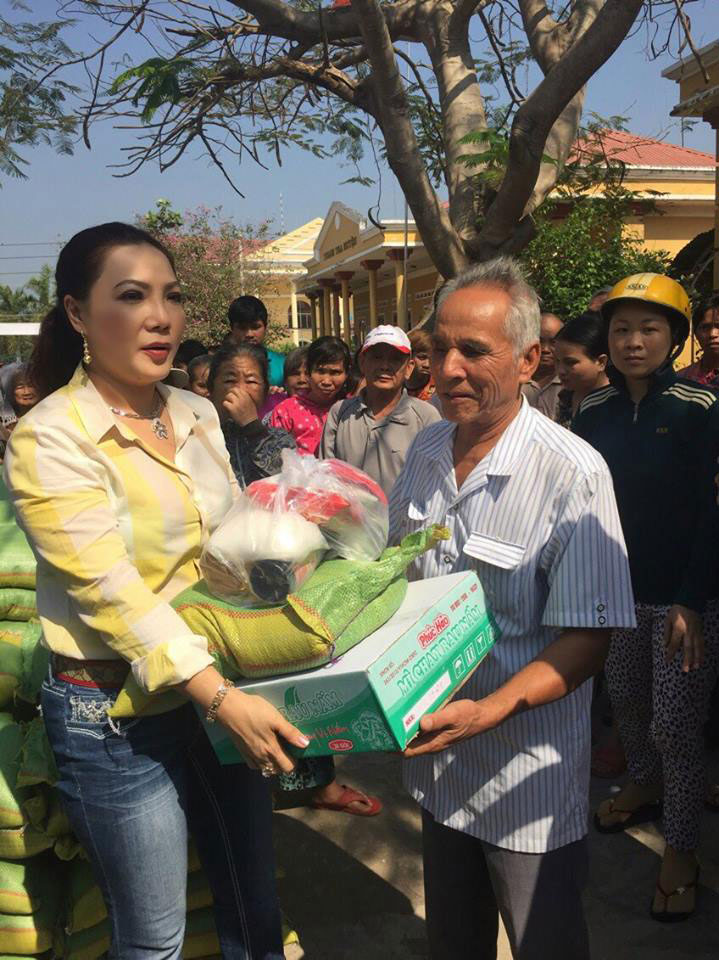 NSƯT Cẩm Tiên - Bà hoàng hơi dài: Từ cô sinh viên sư phạm thành đào chánh cải lương, U60 viên mãn - Hình 7