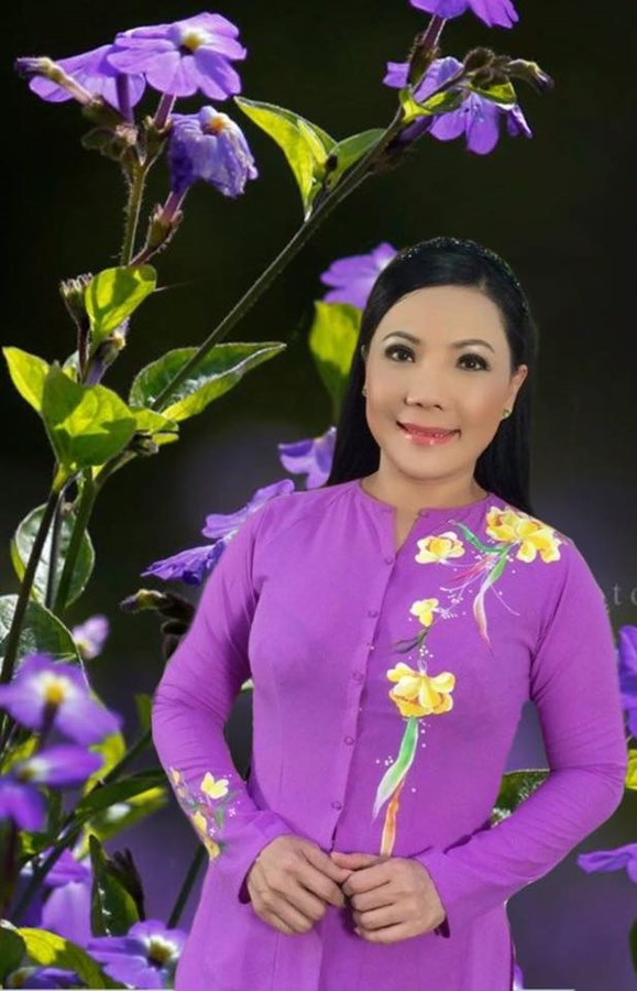 NSƯT Cẩm Tiên - Bà hoàng hơi dài: Từ cô sinh viên sư phạm thành đào chánh cải lương, U60 viên mãn - Hình 1
