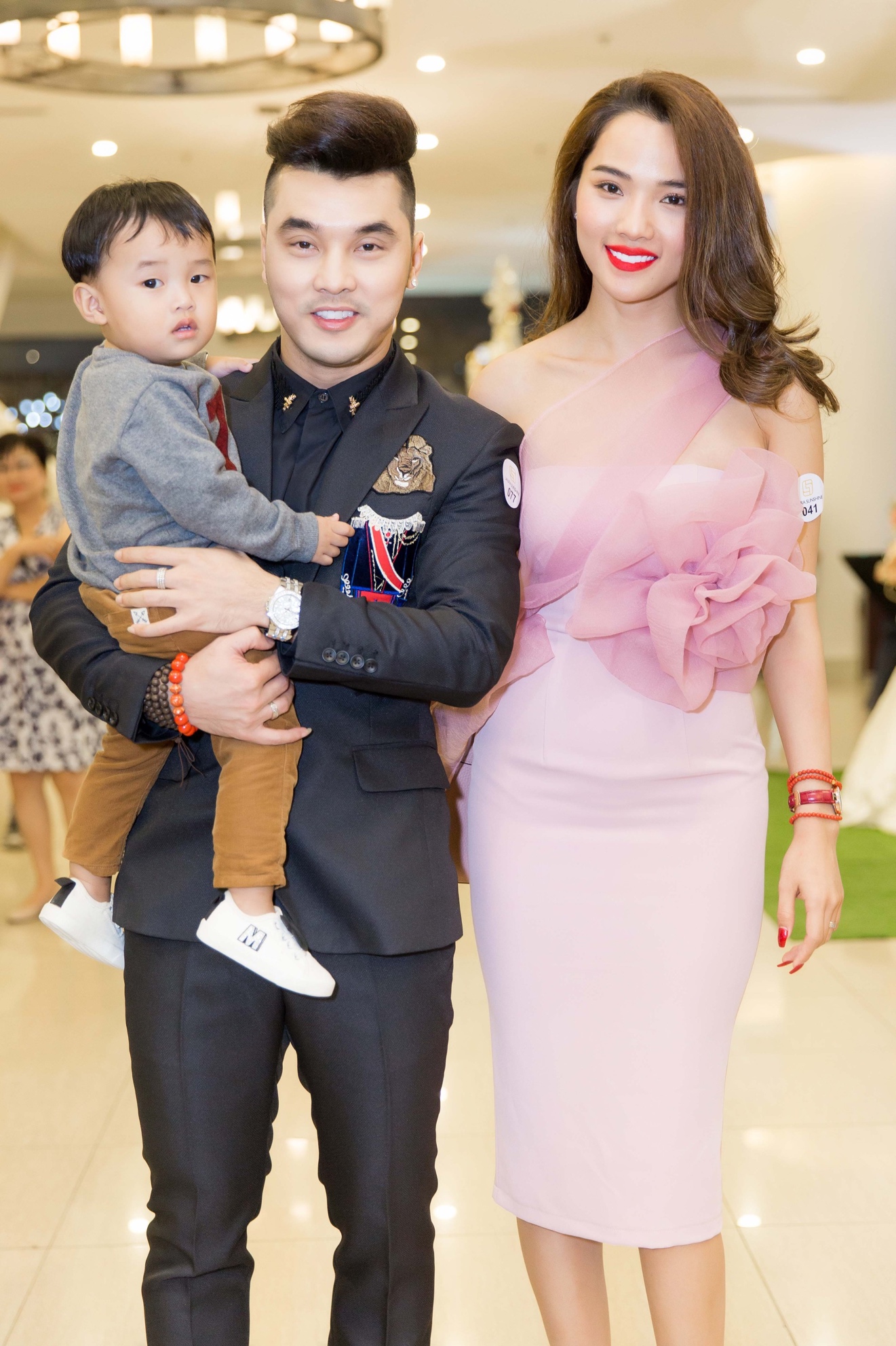 Ưng Hoàng Phúc tiết lộ những ngày tháng bị bệnh tật quật phải nằm liệt giường - Hình 5