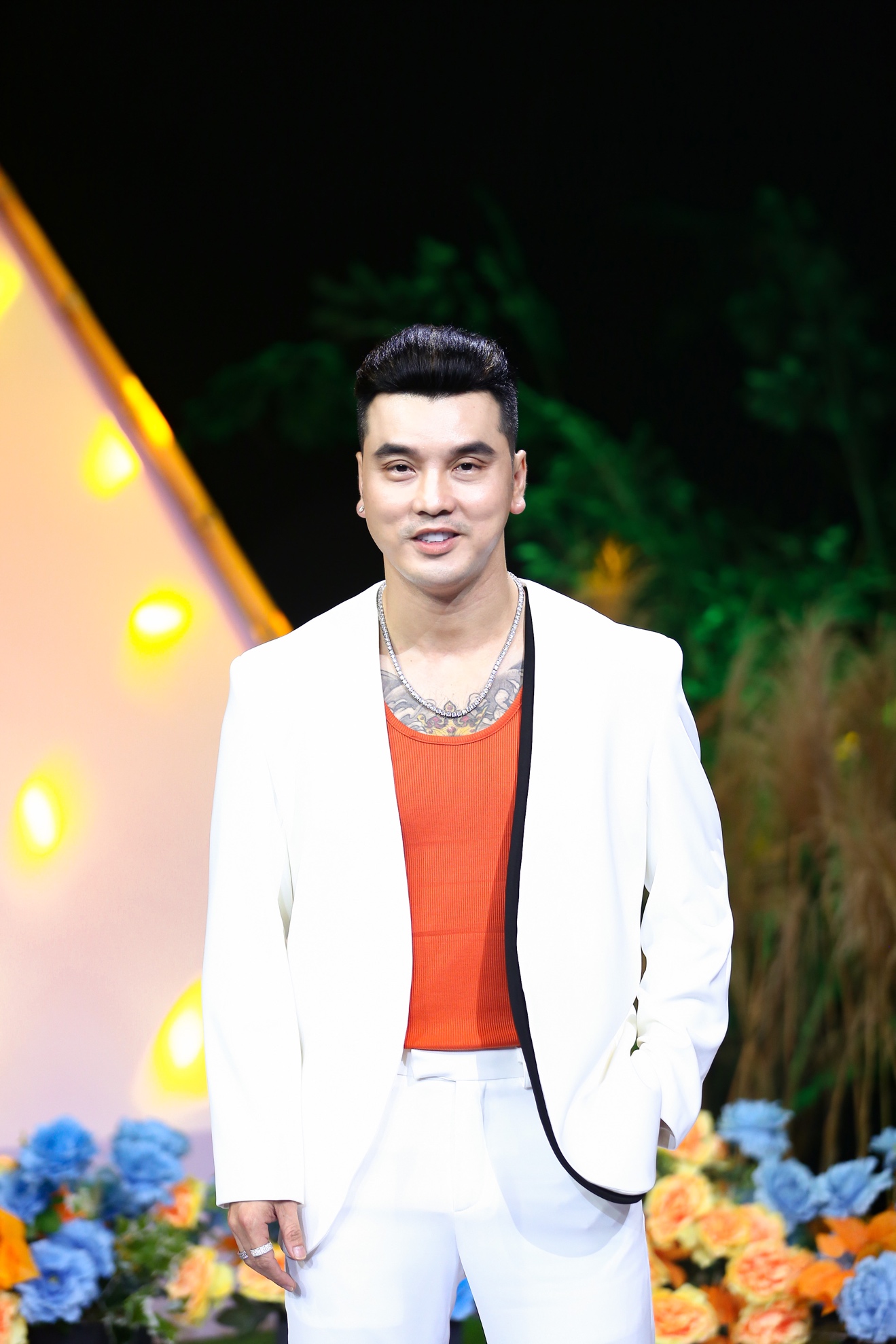 Ưng Hoàng Phúc tiết lộ những ngày tháng bị bệnh tật quật phải nằm liệt giường - Hình 1