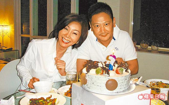 Trần Mỹ Phượng: từng nhờ Lâm Tâm Như tháp tùng sang Mỹ ly hôn, U70 vẫn được nhiều trai trẻ theo đuổi - Hình 6