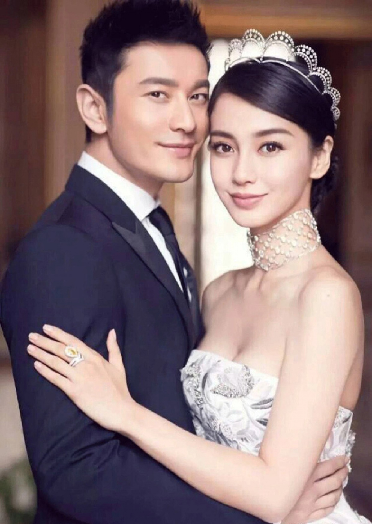 Angelababy kiếm tiền nhờ gương mặt đẹp, bỏ túi 80 tỷ đồng bằng 1 chữ ký, không cần Huỳnh Hiểu Minh - Hình 4