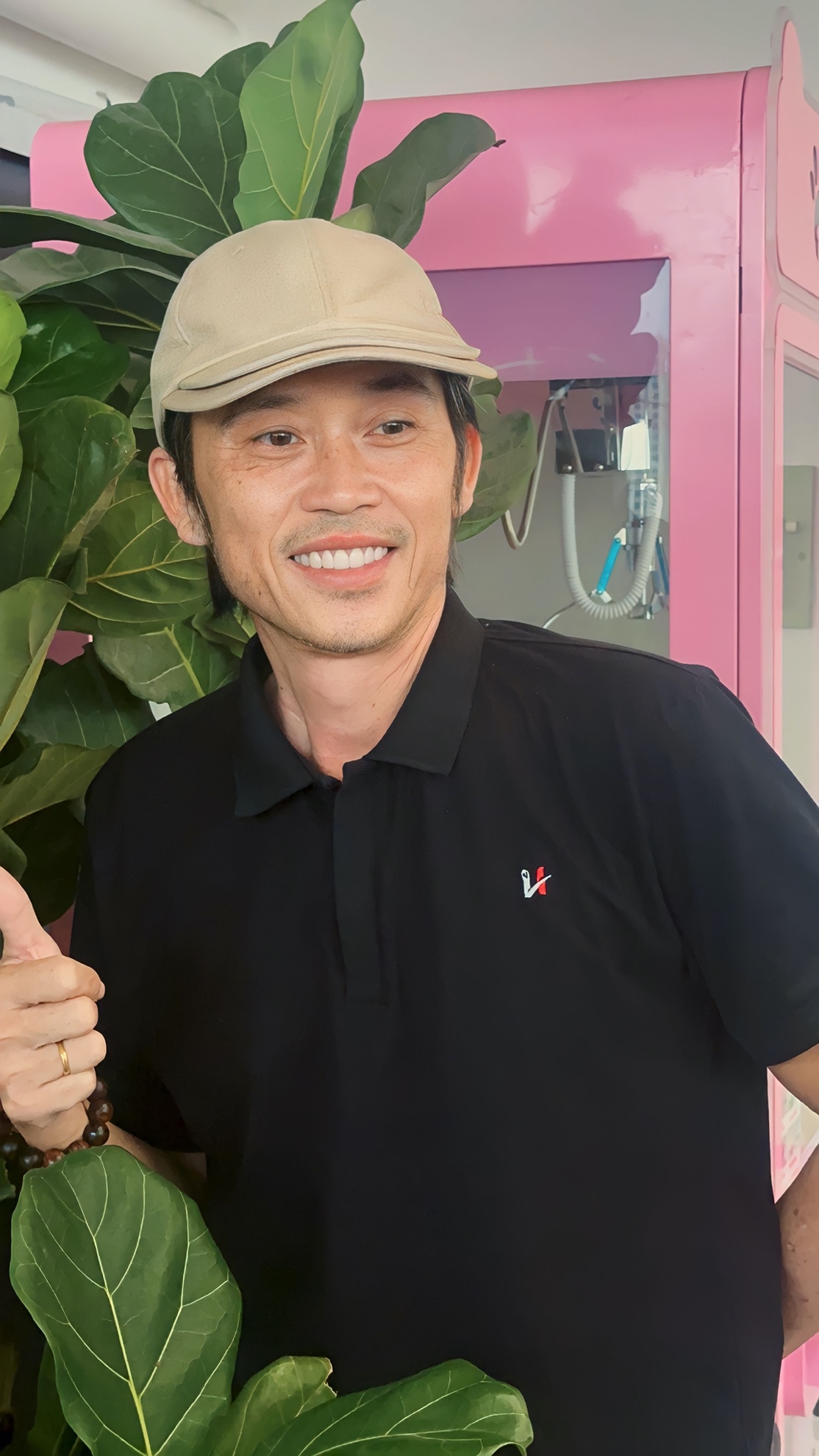 Hoài Linh lộ diện với tóc bạc trắng, hé lộ lý do tái xuất sau biến cố, nói về tuổi già hiu quạnh - Hình 5