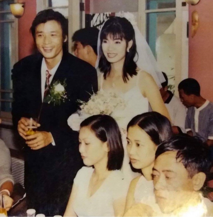 NSƯT Võ Hoài Nam khoe loạt ảnh cưới hơn 20 năm trước với bà xã kém 12 t.uổi - Hình 2
