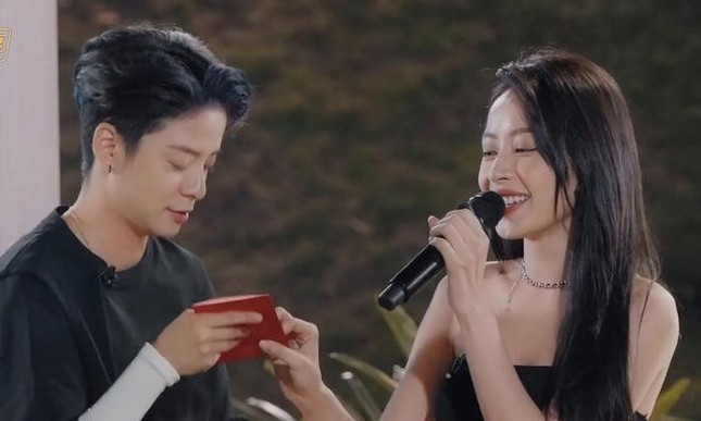 Tỷ Tỷ Đạp Gió: Chi Pu giành vị trí số 1, Amber có động thái lạ tỏ thái độ? - Hình 5