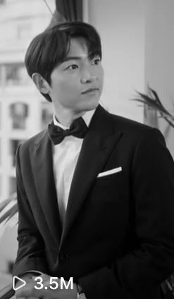 Song Hye Kyo để lộ ảnh đang lăn giường với người ấy, Lee Min Ho bít cửa, Song Joong Ki mừng húm - Hình 4