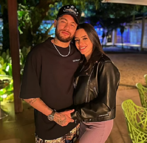 Bạn gái người mẫu cho Neymar ngoại tình kèm 3 điền kiện, CĐM mỉa mai mê tiền giống người yêu Ronaldo - Hình 2