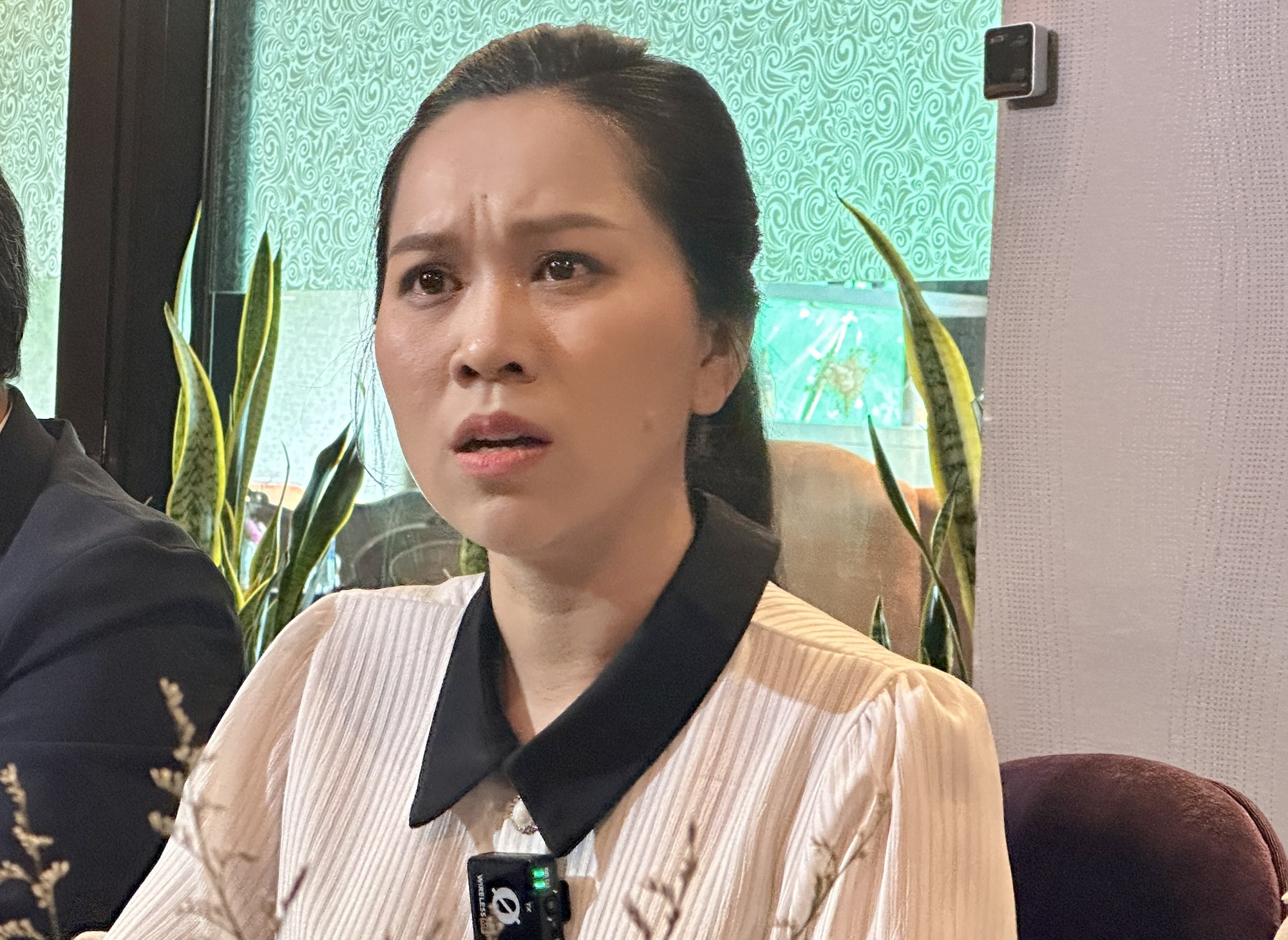 Con gái Vũ Linh đến tòa nộp chứng cứ quan trọng, rộ tin cô 6 xin ở nhờ thêm 2 năm, thực hư ra sao? - Hình 6