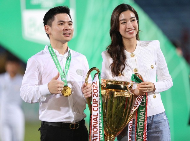 Đỗ Mỹ Linh xinh đẹp trong loạt ảnh cưới chưa từng được công bố, khí chất chuẩn dâu hào môn - Hình 9