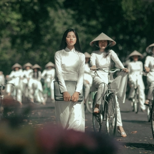 Lan Thy Diễm Xưa: Nàng thơ màn ảnh, từ người tình tin đồn Andree đến hẹn hò chàng Trịnh Avin Lu - Hình 5