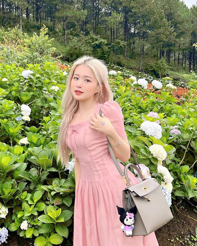 Rich kid Chao khoe ảnh bơi nhức mắt, xinh đẹp nhưng thành tích học tập không kém Jenny Huỳnh? - Hình 5