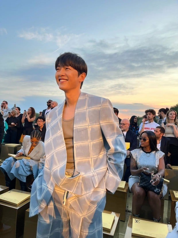 Song Joong Ki vỗ mặt antifan sau phát ngôn sốc về gia đình và sự nghiệp, Song Hye Kyo bị ghẻ lạnh? - Hình 1