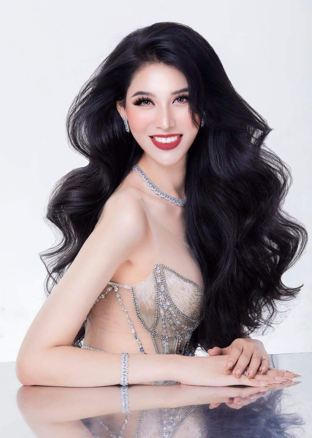 Dịu Thảo giành chiến thắng đầu tiên tại bán kết Miss International Queen, chấn động sân khấu quốc tế - Hình 6
