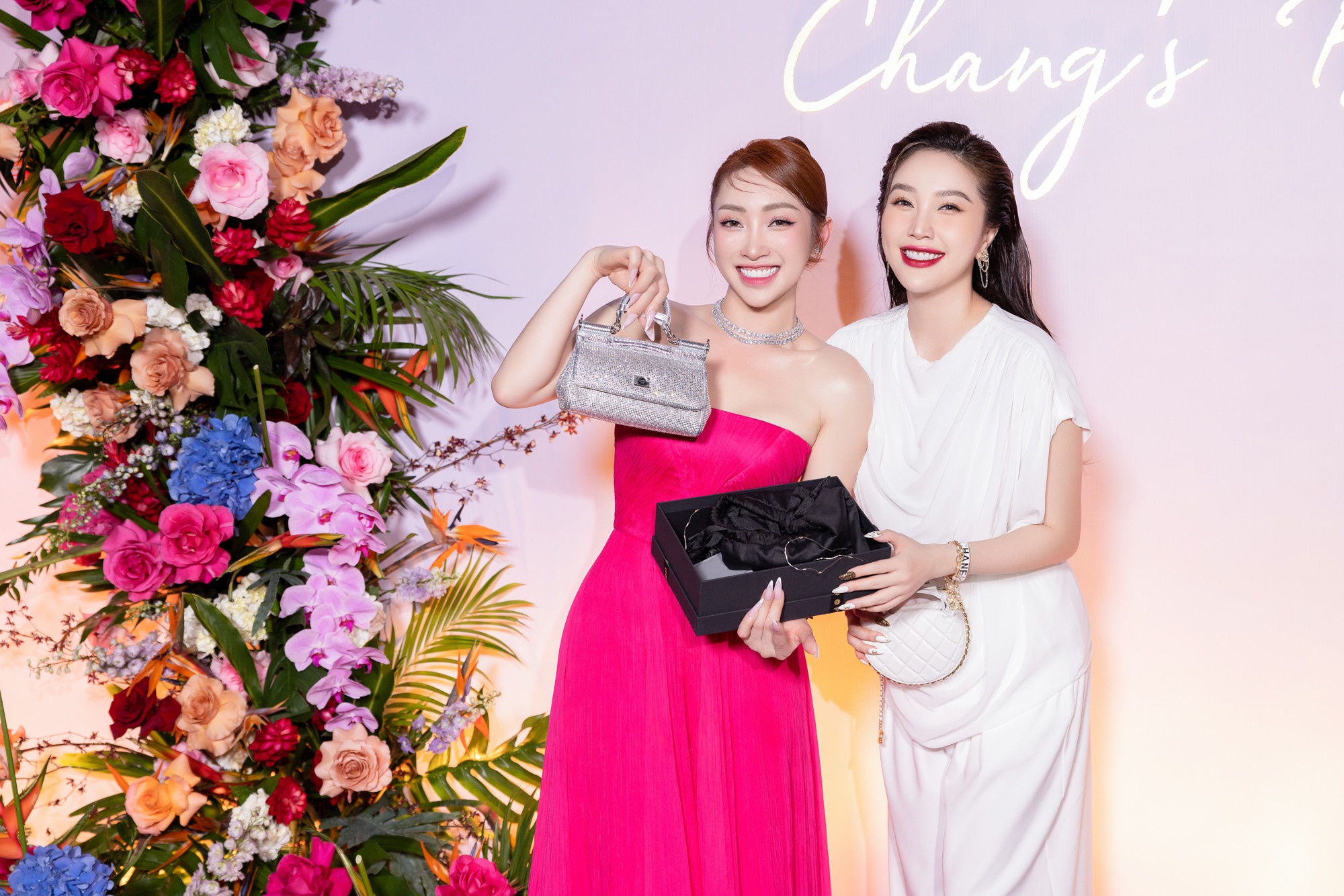 Chi Bảo tổ chức sinh nhật cho vợ ở biệt thự triệu đô, nhiều sao Việt đình đám đến chúc mừng - Hình 9