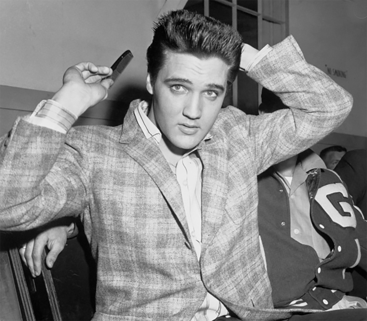 Elvis Presley: Từ cậu bé nghèo đến Ông hoàng nhạc Rock and Roll và bí ẩn về sự ra đi ở tuổi 42 - Hình 5