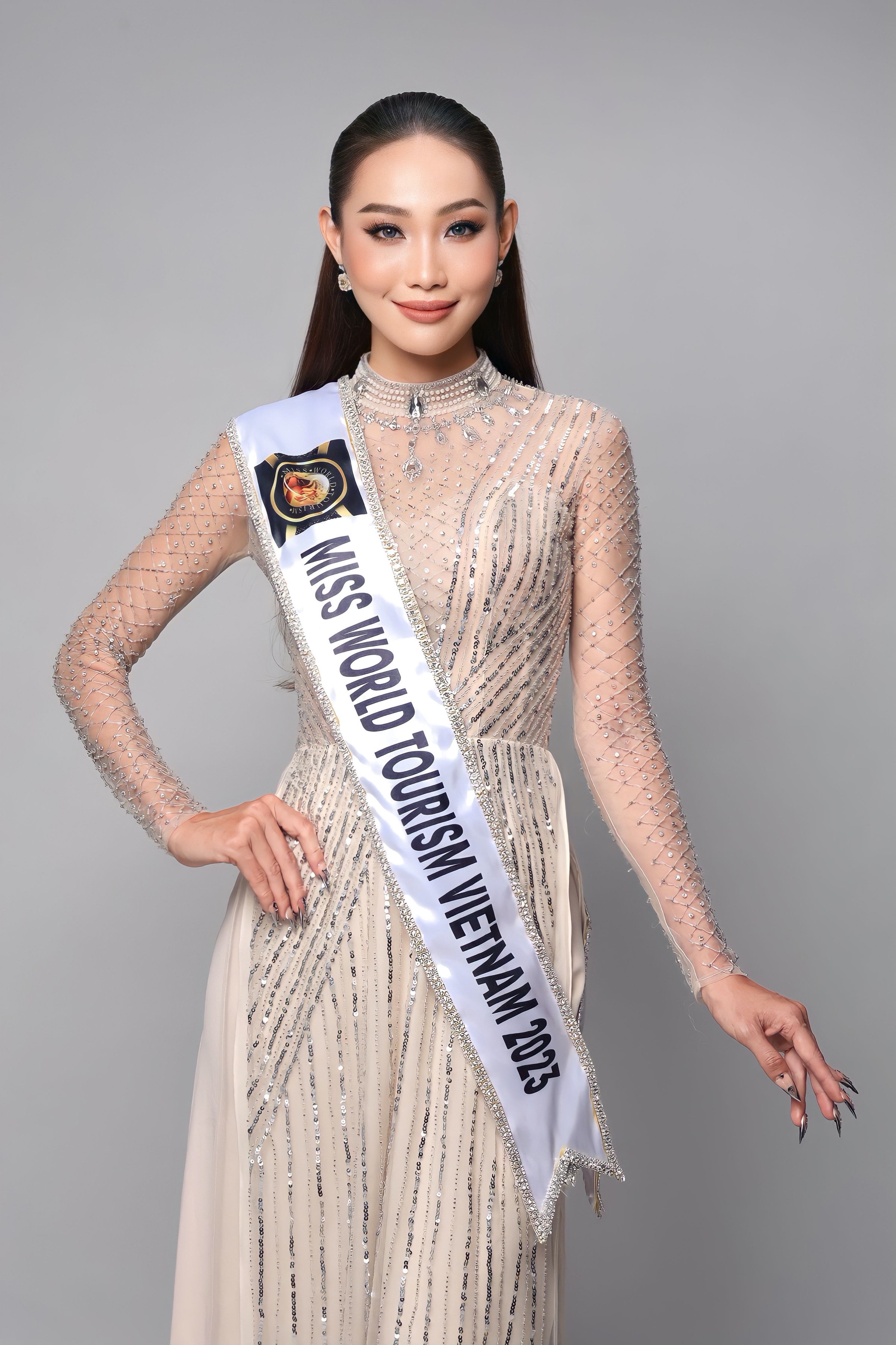 Lộ diện nhan sắc đại diện Việt Nam tại đấu trường Hoa hậu Du lịch Thế Giới 2023 - Hình 2