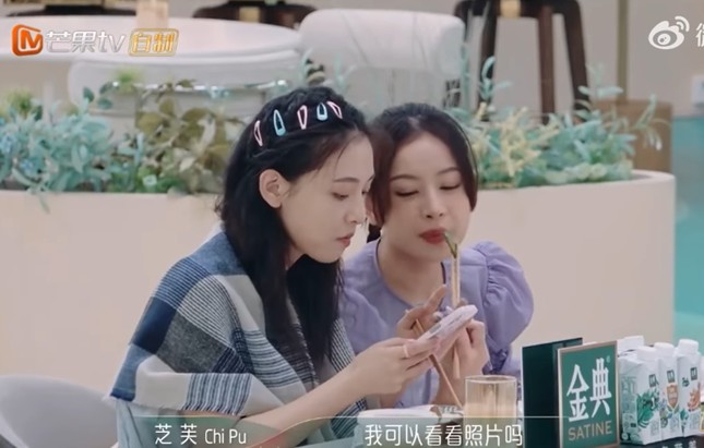 Tỷ Tỷ Rẽ Sóng: Chi Pu ke đầu cực đỉnh, gánh còng lưng Ngô Thiến, Lý Sa Mân Tử vẫn bị loại? - Hình 2