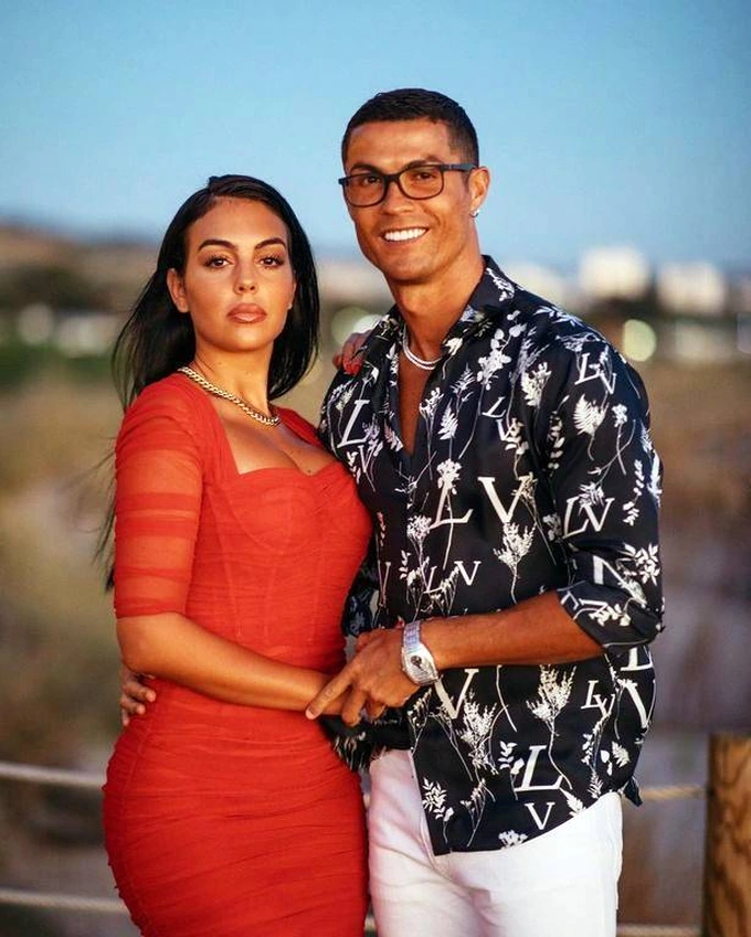 Vợ Cristiano Ronaldo dằn mặt tình 1 đêm của chồng giữa ồn ào rạn nứt: Chuyện gì đây? - Hình 4