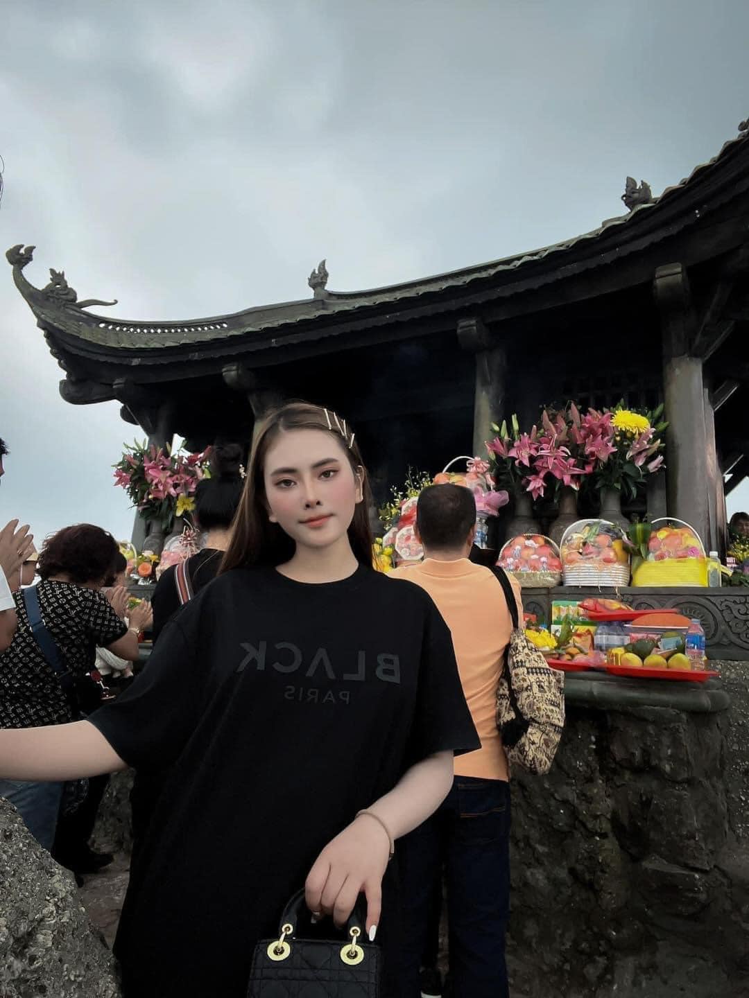 Bùi Thị Như Quỳnh hotgirl hot nhất MXH hiện tại: Chăm chỉ đi chùa, luôn hướng thiện, hay nói đạo lý - Hình 4