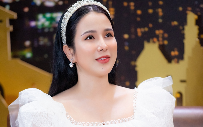 Diệp Lâm Anh - Nhật Kim Anh: Tài sắc vẹn toàn nhưng lận đận tình duyên, ly hôn chồng cũ trong ồn ào - Hình 9