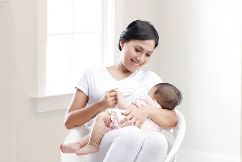 Mẹ bỉm thiếu sữa cho con, đi xin hàng xóm còn lên giọng láo toét, cấm người cho ăn lẩu, uống trà sữa - Hình 7