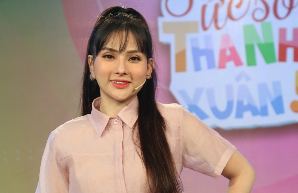 Thu Thủy cùng chồng trẻ trốn con đi Nhật du lịch, kỷ niệm 4 năm ngày cưới - Hình 1