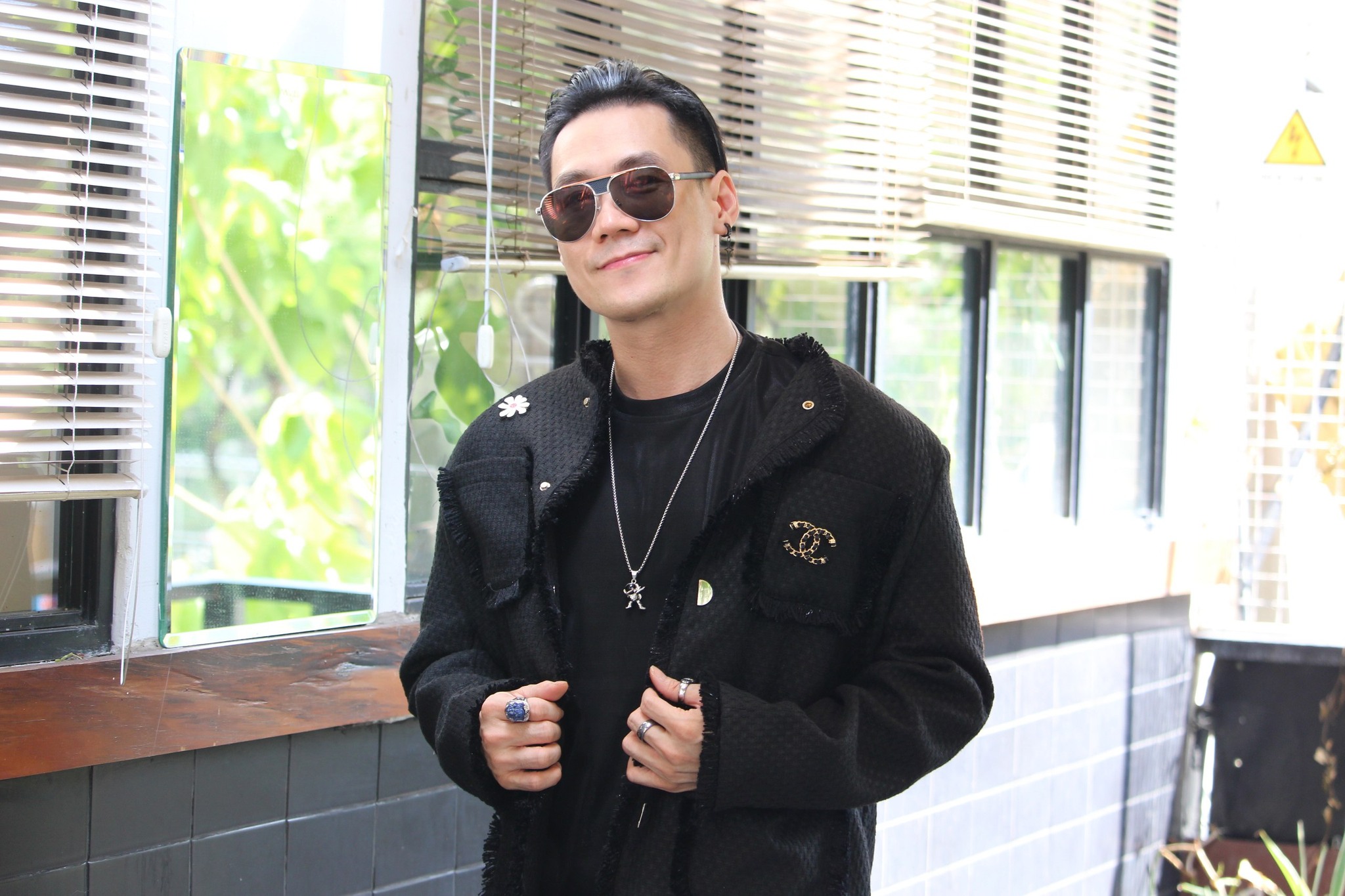 Khánh Phương gặp biến lớn khi công ty của vợ bị công an bao vây, người dân kéo đến đòi tiền? - Hình 5