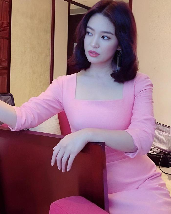 Song Hye Kyo khóc nghẹn khi thắng Daesang ở Rồng Xanh, liền bị tung ảnh được Lee Min Ho cầu hôn? - Hình 7
