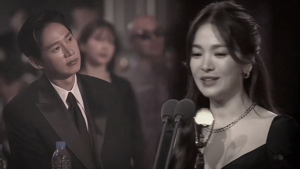 Bạn diễn bất ngờ được gán ghép với Song Hye Kyo, ánh mắt chỉ có mình em từ Baeksang đến Rồng Xanh khiến netizen phát cuồng - Hình 5