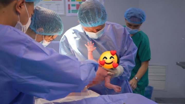 Cặp đôi LGBT từ cô dâu Vĩnh Long hóa chú rể ở Khánh Hòa hạnh phúc đón con trai đầu lòng - Hình 5