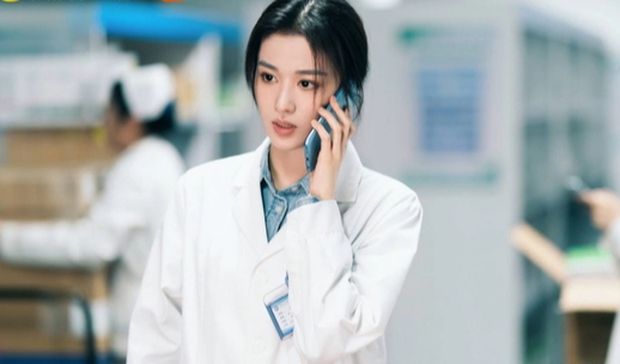 Dương Dương dính kiếp nạn lớn: Bị đài lớn điểm mặt như tội đồ, Angelababy hất cẳng cực đau - Hình 2
