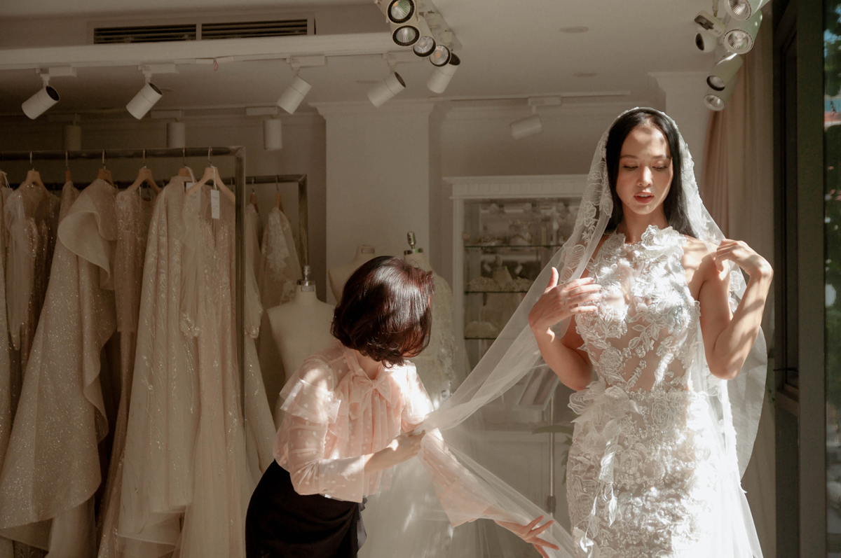 Vũ Ngọc Anh - Cường Seven bất ngờ tiết lộ chưa đăng ký kết hôn, lộ dàn bê tráp toàn người lạ - Hình 4