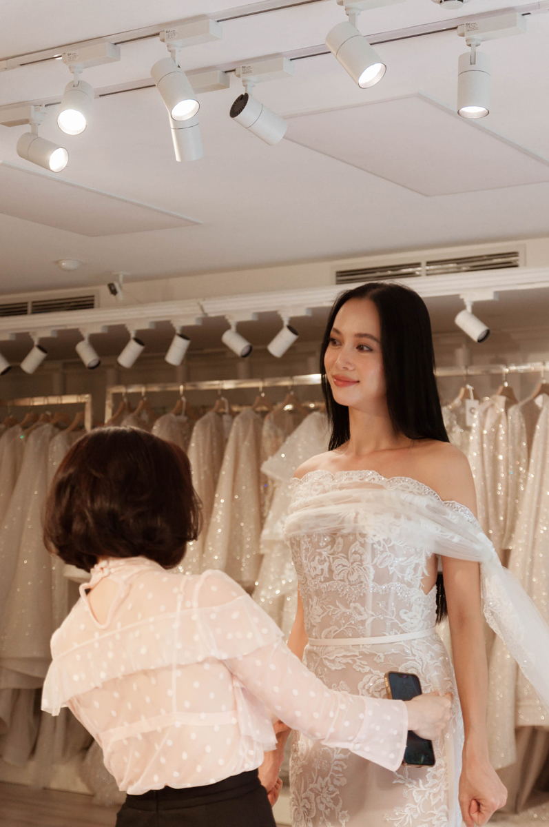 Vũ Ngọc Anh - Cường Seven bất ngờ tiết lộ chưa đăng ký kết hôn, lộ dàn bê tráp toàn người lạ - Hình 2