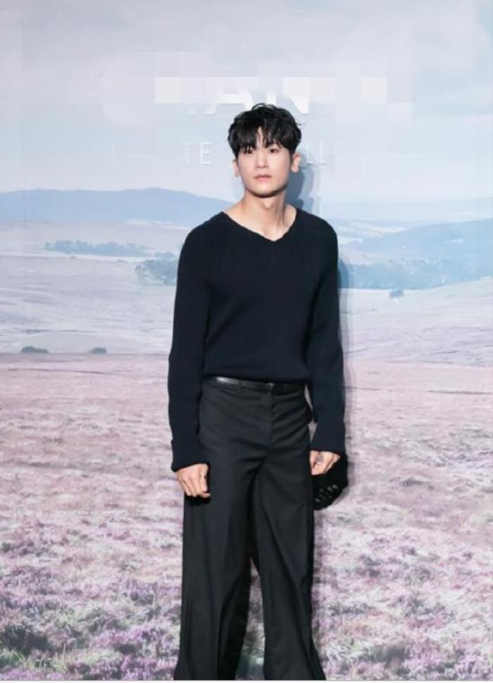 Park Hyung Sik is accused of star disease, pretending to reporters, the explanation is difficult to accept? - Photo 1