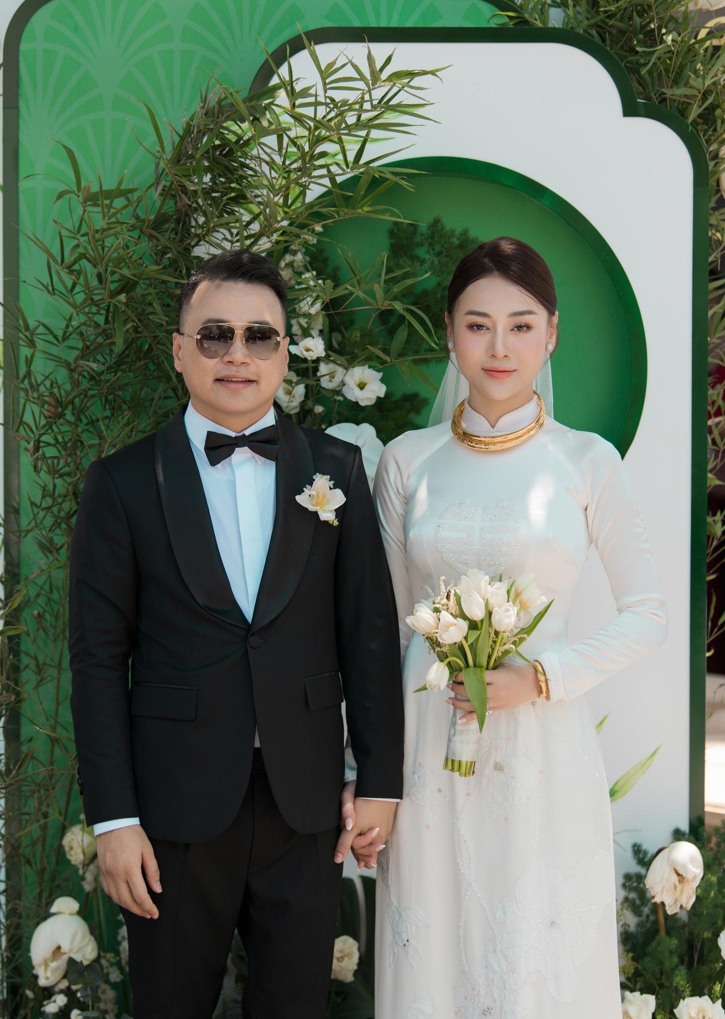 Ngọc Hân bênh vực cổng hoa bia mộ ở đám hỏi Phương Oanh, trách CĐM quá tiêu cực, không biết nhìn - Hình 4