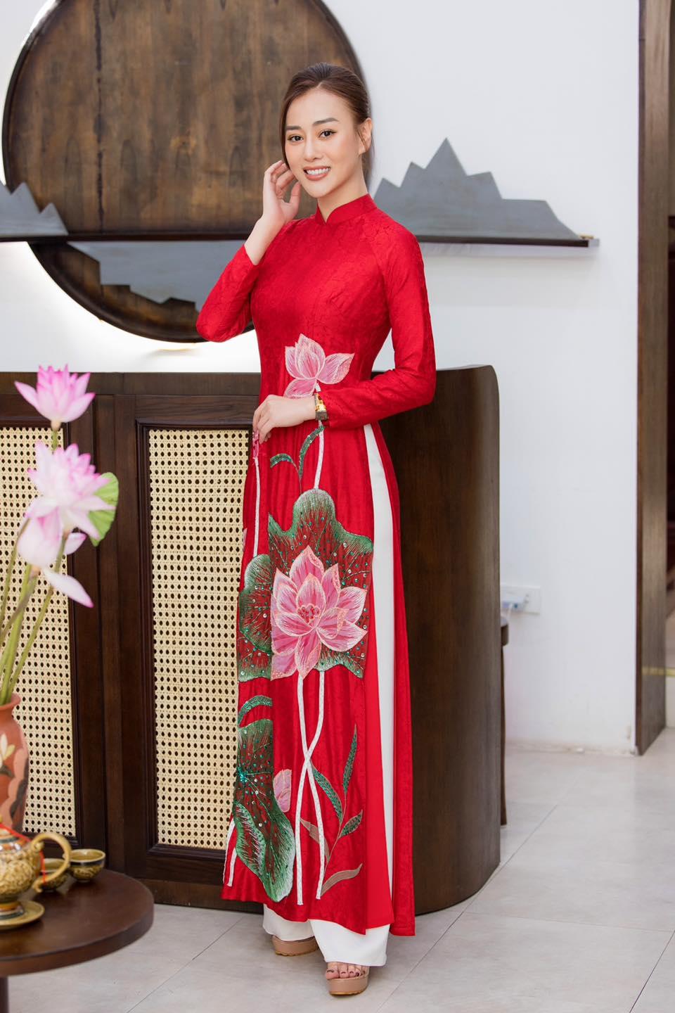 Ngọc Hân bênh vực cổng hoa bia mộ ở đám hỏi Phương Oanh, trách CĐM quá tiêu cực, không biết nhìn - Hình 5